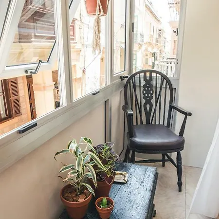 Three Cities Townhouse アパート